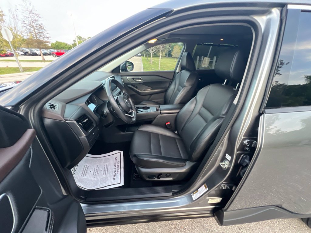 Used 2021 Nissan Rogue SV w/ Premium Package FWD image 27