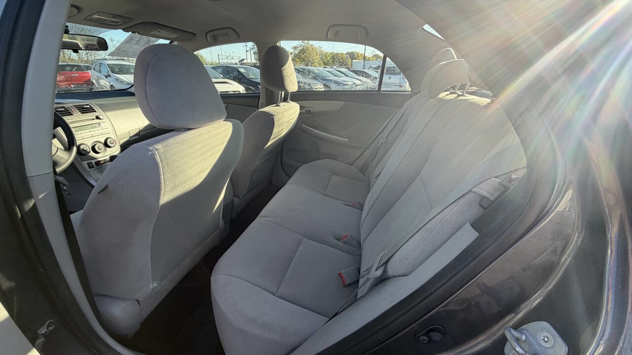 Used 2011 Toyota Corolla LE image 12