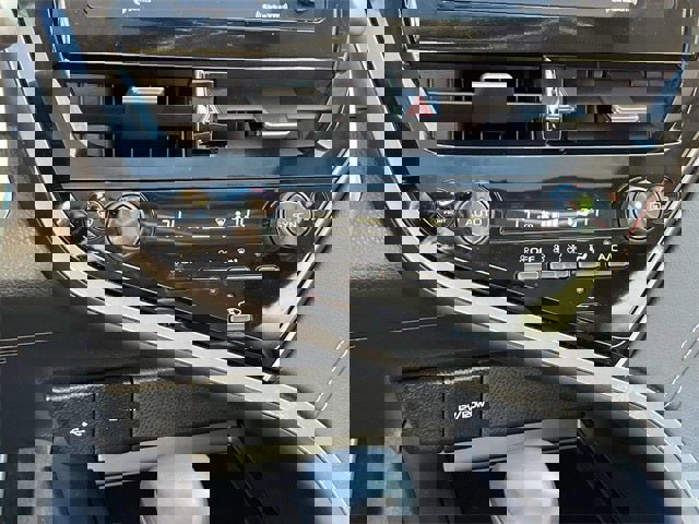 Used 2023 Toyota Camry SE image 30