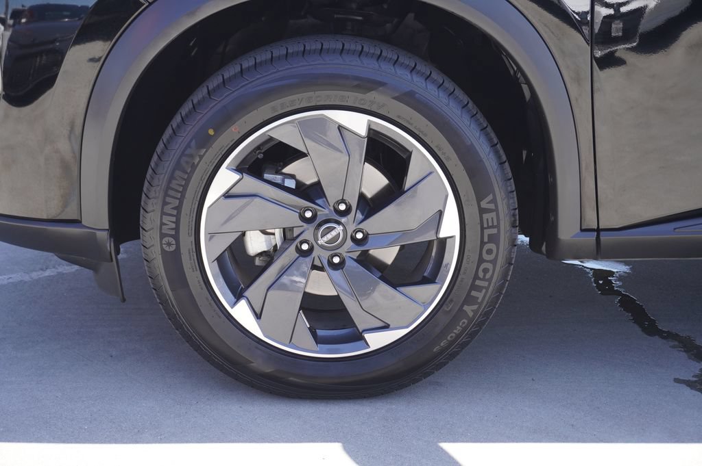 Used 2024 Nissan Rogue SV FWD image 23