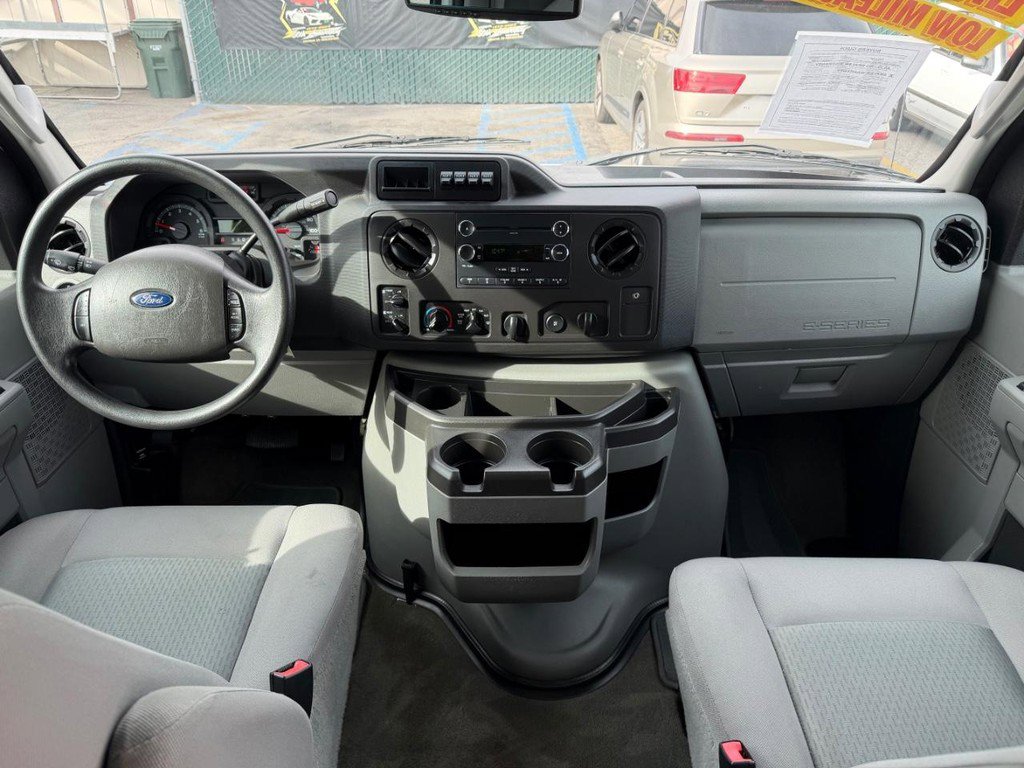 Used 2014 Ford E-250 and Econoline 250 w/ Interior Upgrade Package image 32