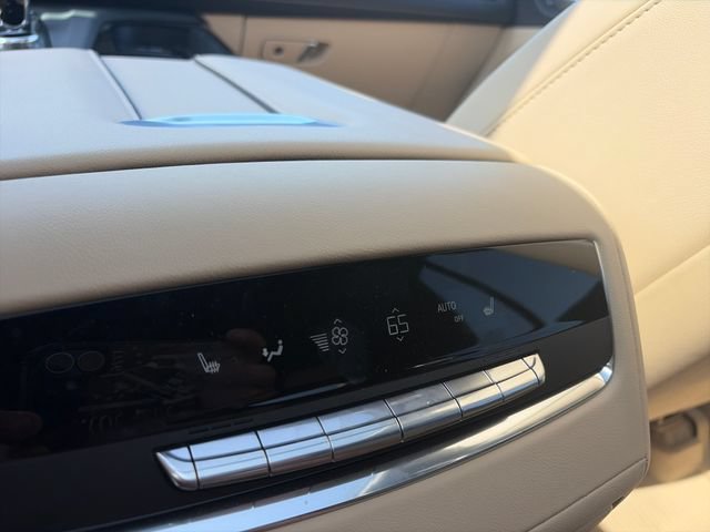 Used 2024 Cadillac Escalade Premium Luxury w/ Performance Package AWD/4WD image 30