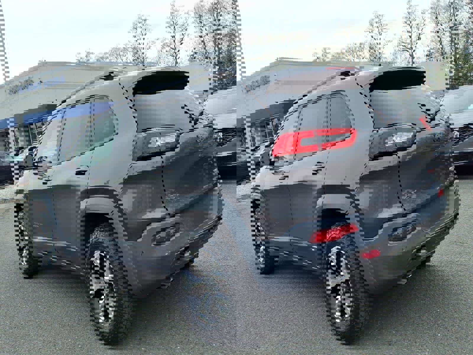 Used 2014 Jeep Cherokee Trailhawk w/ Technology Group image 4