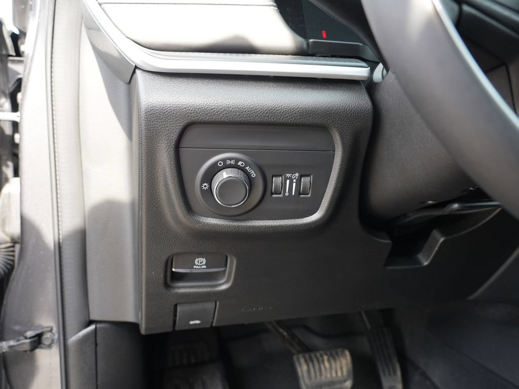 Used 2024 Jeep Grand Cherokee Altitude AWD/4WD image 15