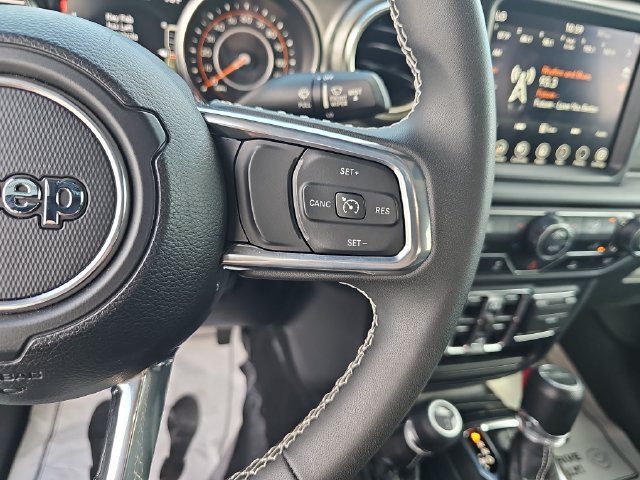 Used 2023 Jeep Gladiator Overland AWD/4WD image 18