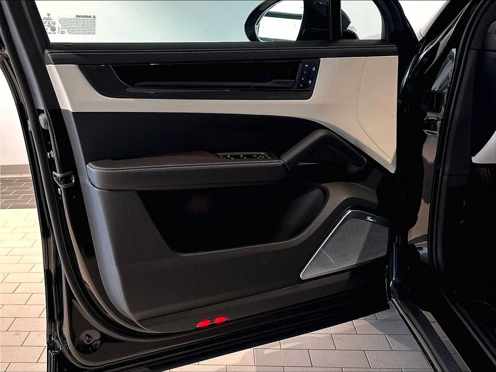 New 2026 Porsche Cayenne GTS AWD/4WD image 23