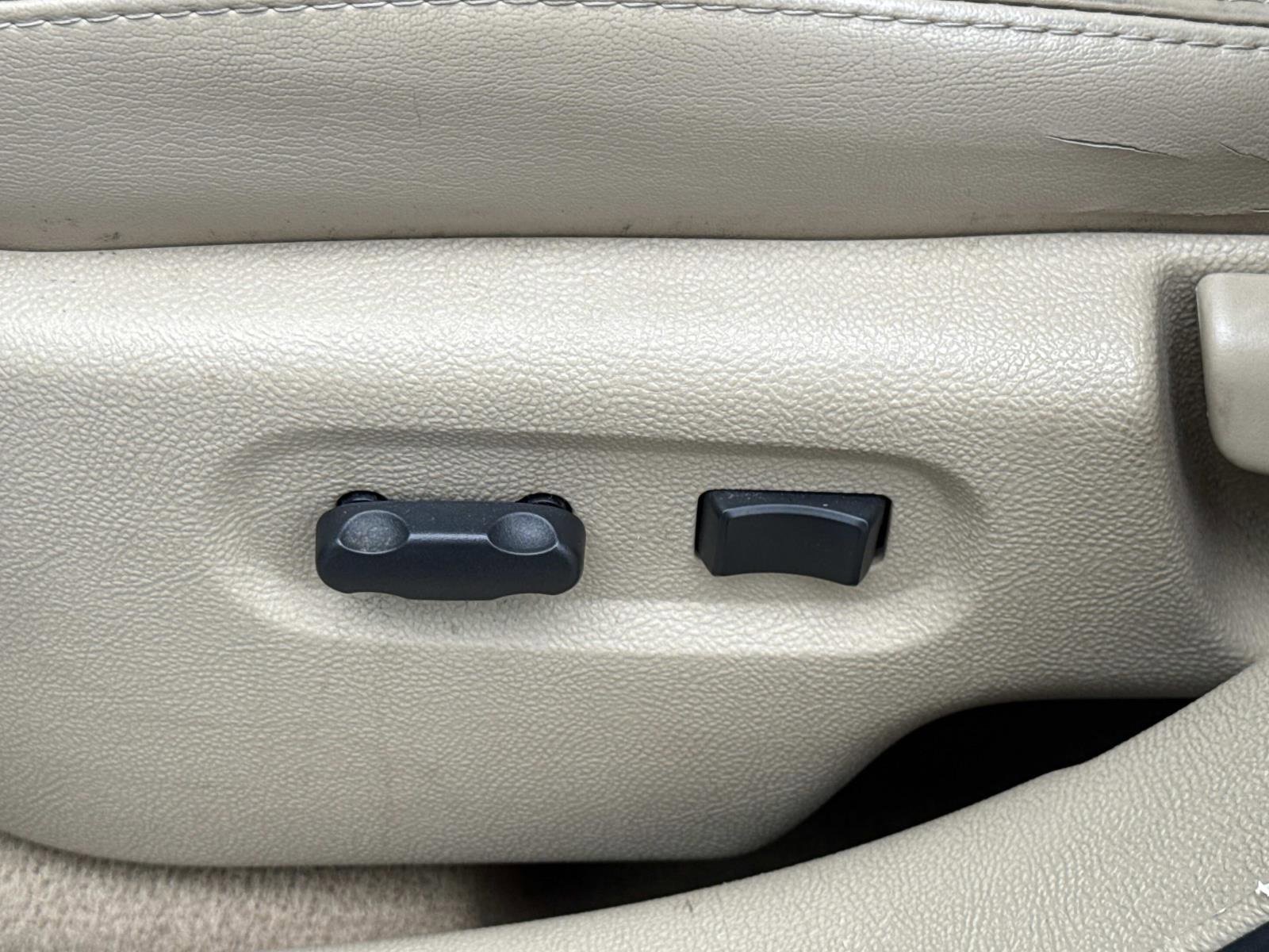 Used 2008 Chevrolet HHR LT w/ LT Preferred Equipment Group image 20