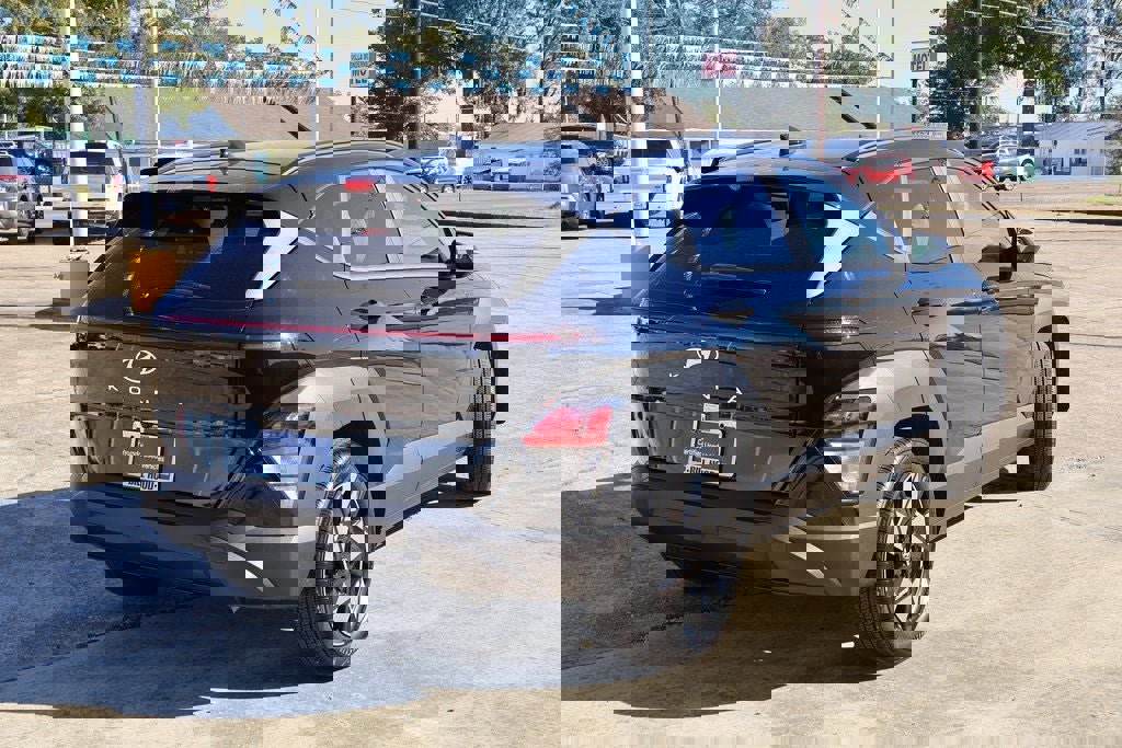 Used 2025 Hyundai Kona SEL image 19