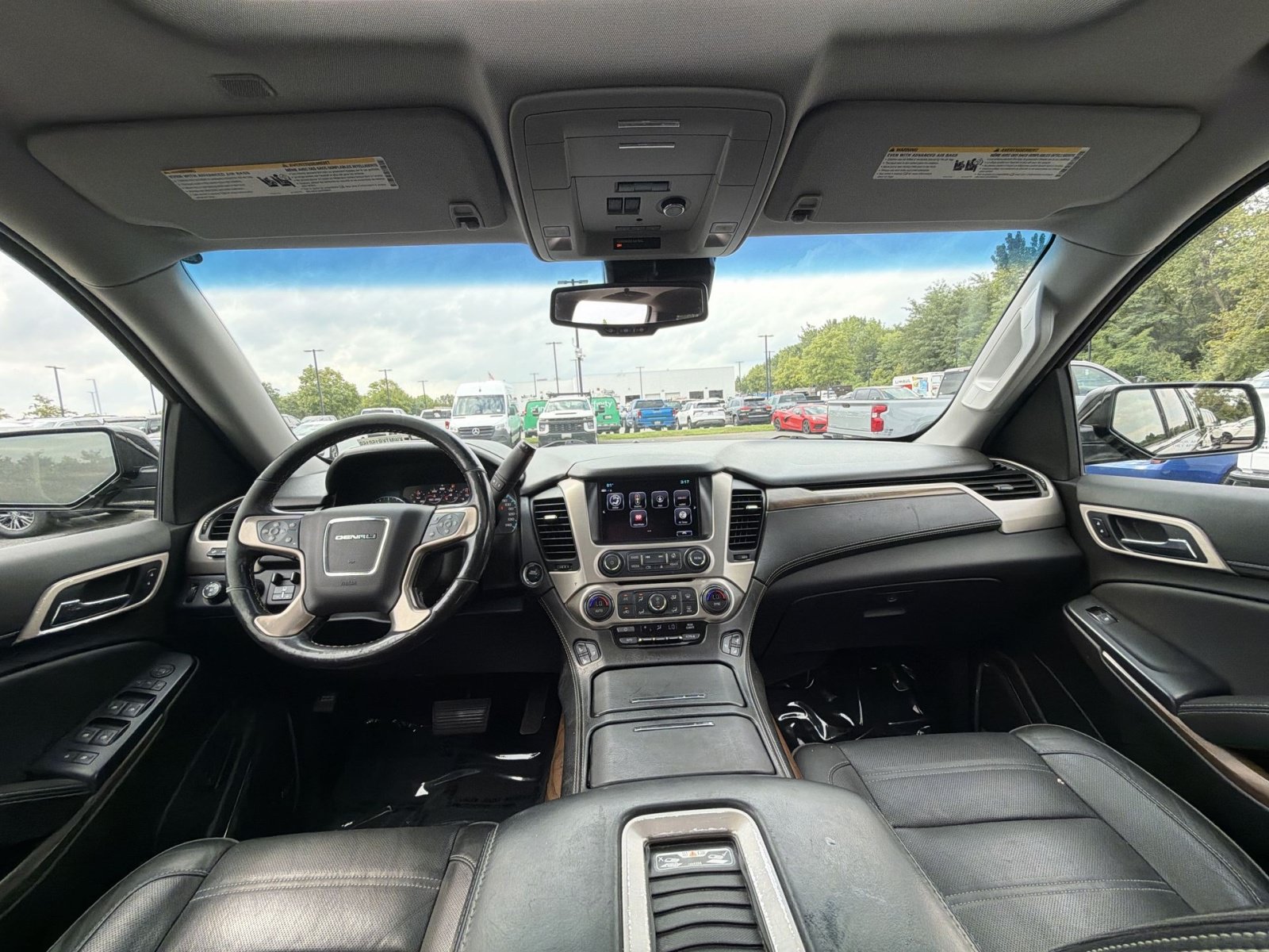 Used 2019 GMC Yukon XL Denali w/ Open Road Package AWD/4WD image 24