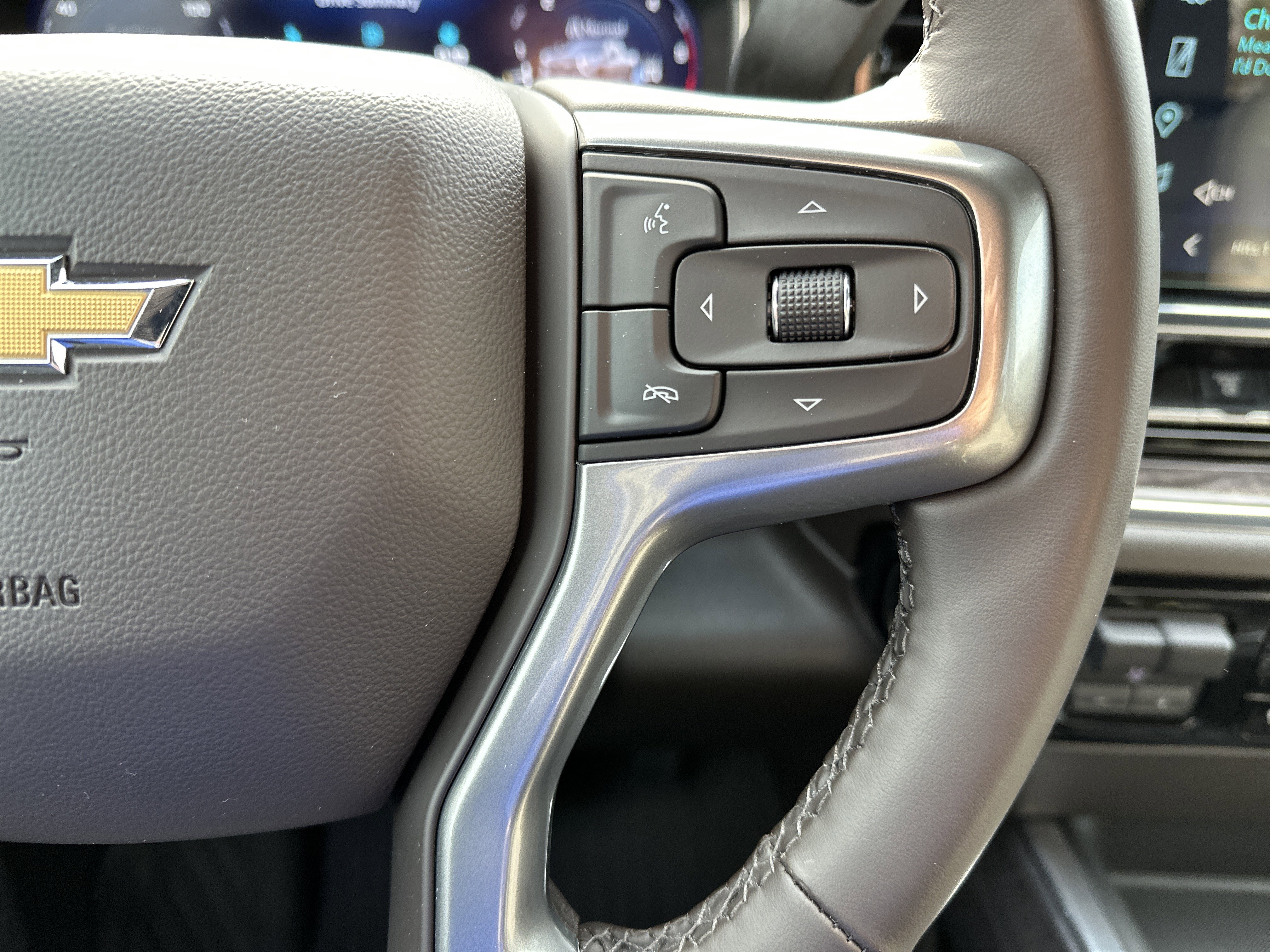 Used 2025 Chevrolet Silverado 2500 LTZ w/ LTZ Premium Package image 19