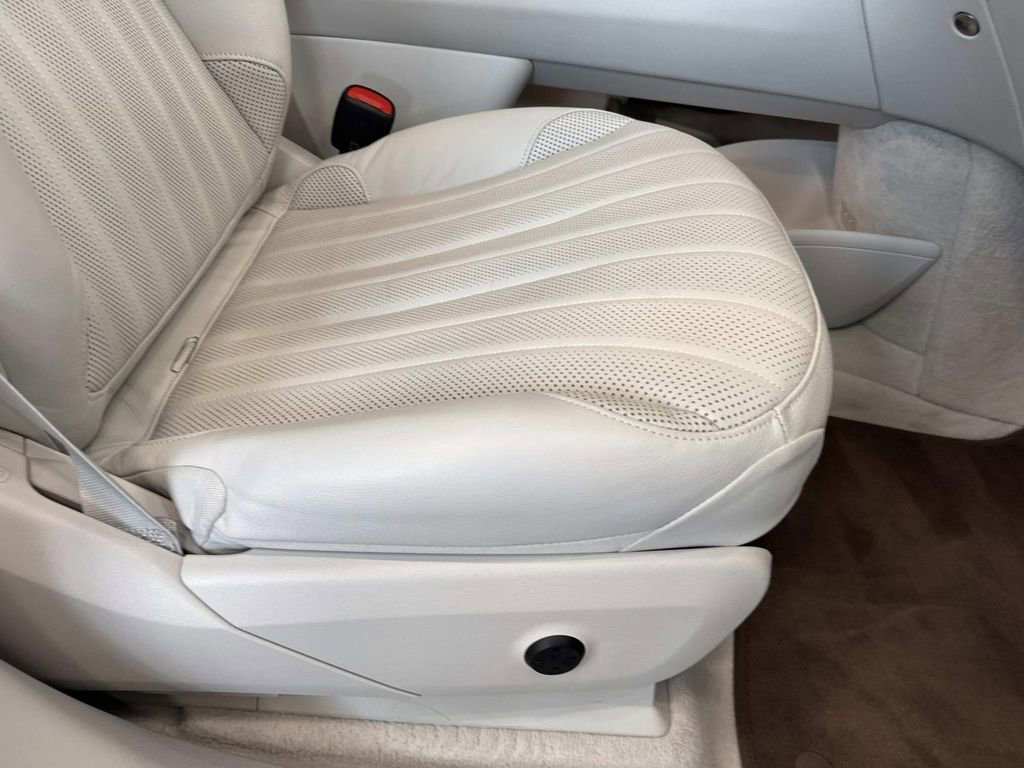 Used 2023 Mercedes-Benz EQS 450+ SUV image 12