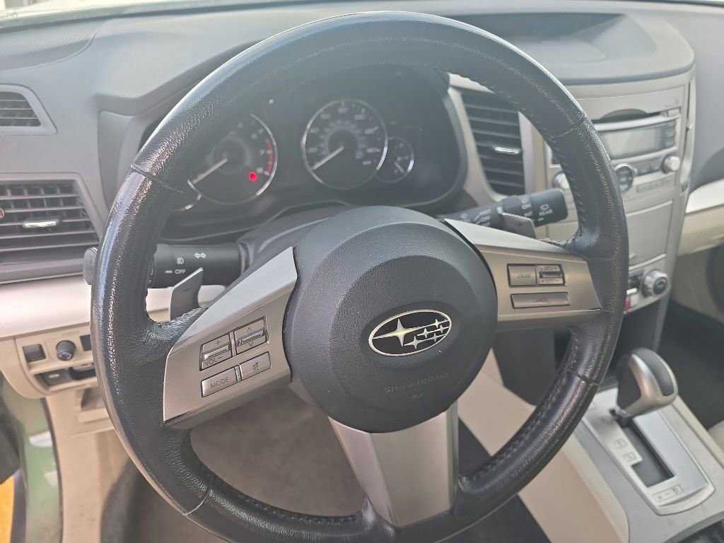 Used 2010 Subaru Outback 2.5i Premium AWD/4WD image 14