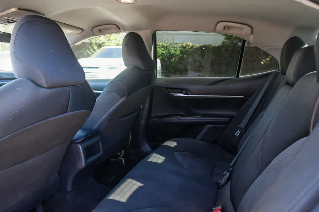 Used 2019 Toyota Camry LE FWD image 17