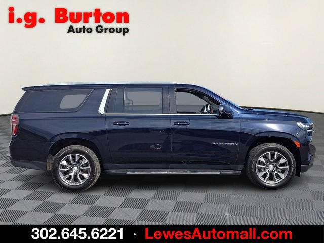 Used 2022 Chevrolet Suburban LT w/ Luxury Package AWD/4WD image 7
