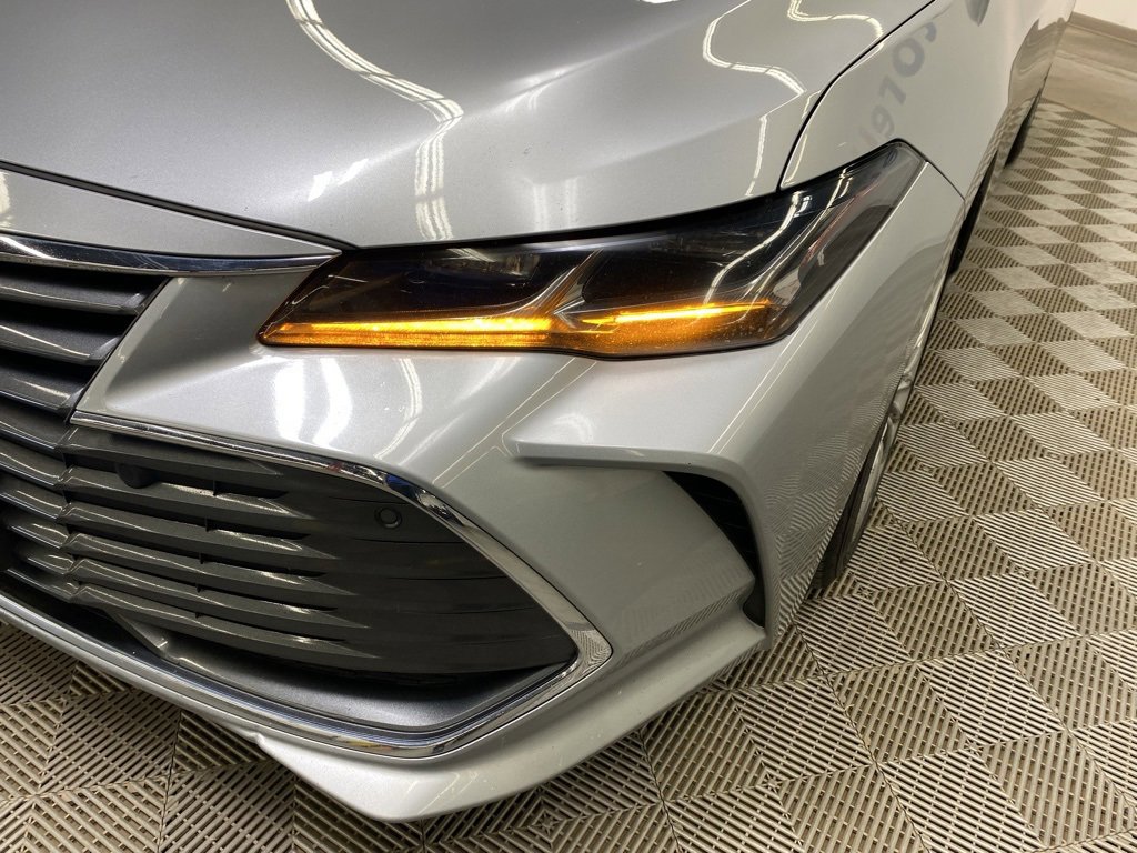 Used 2019 Toyota Avalon Limited w/ Advanced Safety Package image 5