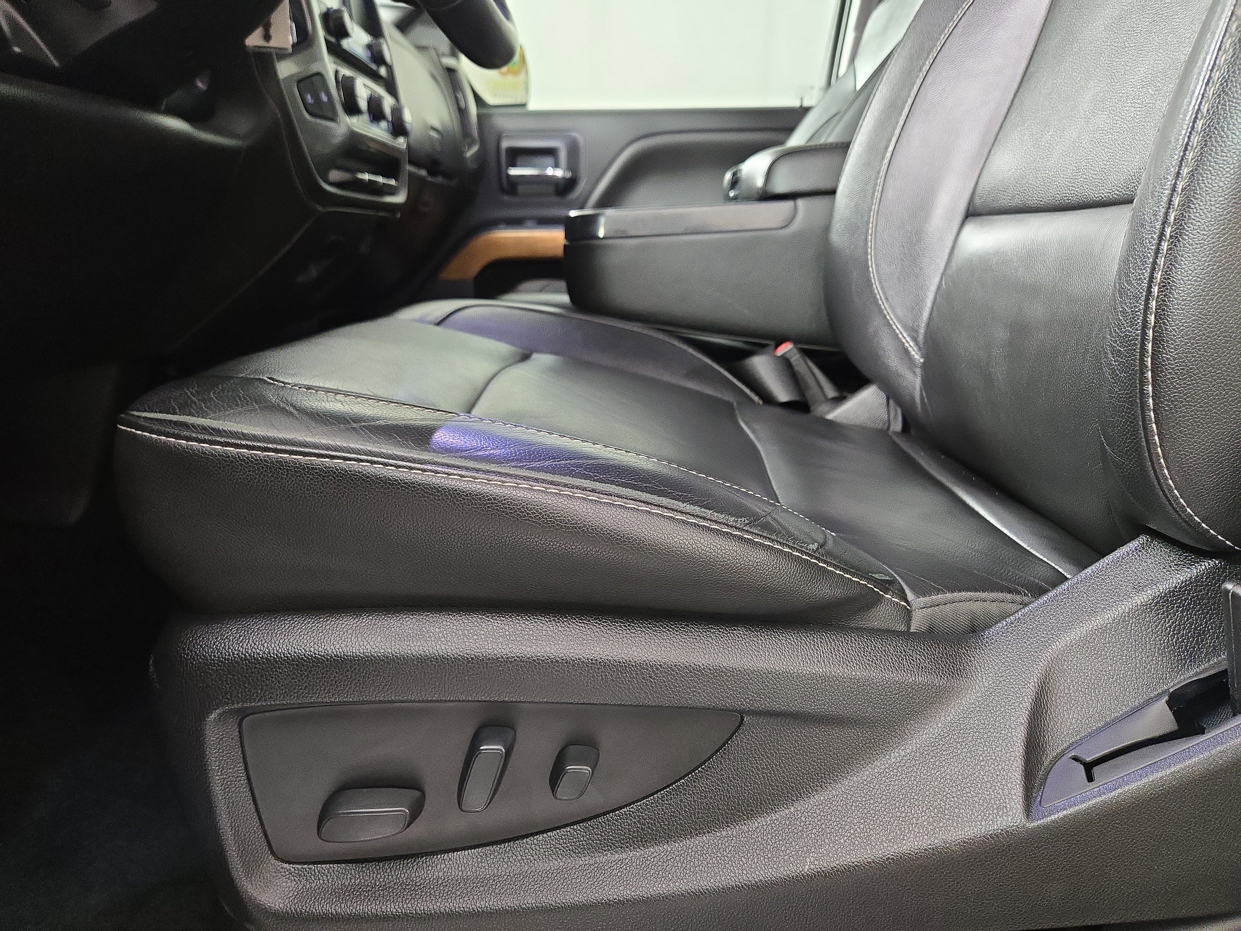 Certified 2018 Chevrolet Silverado 1500 LTZ image 29