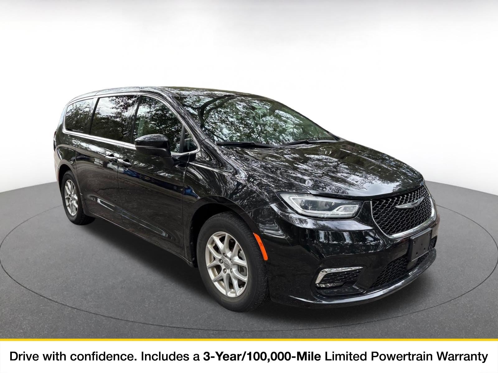 Used 2023 Chrysler Pacifica Touring-L