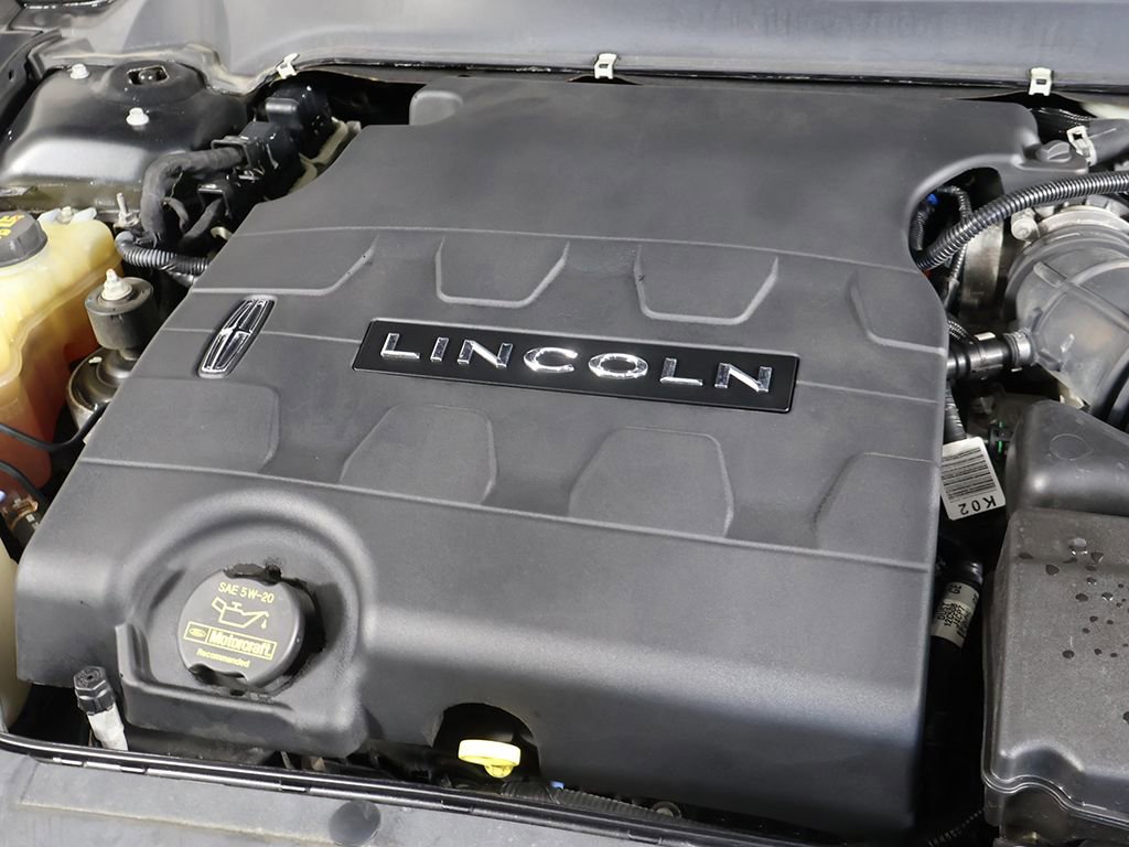 Used 2014 Lincoln MKZ image 19