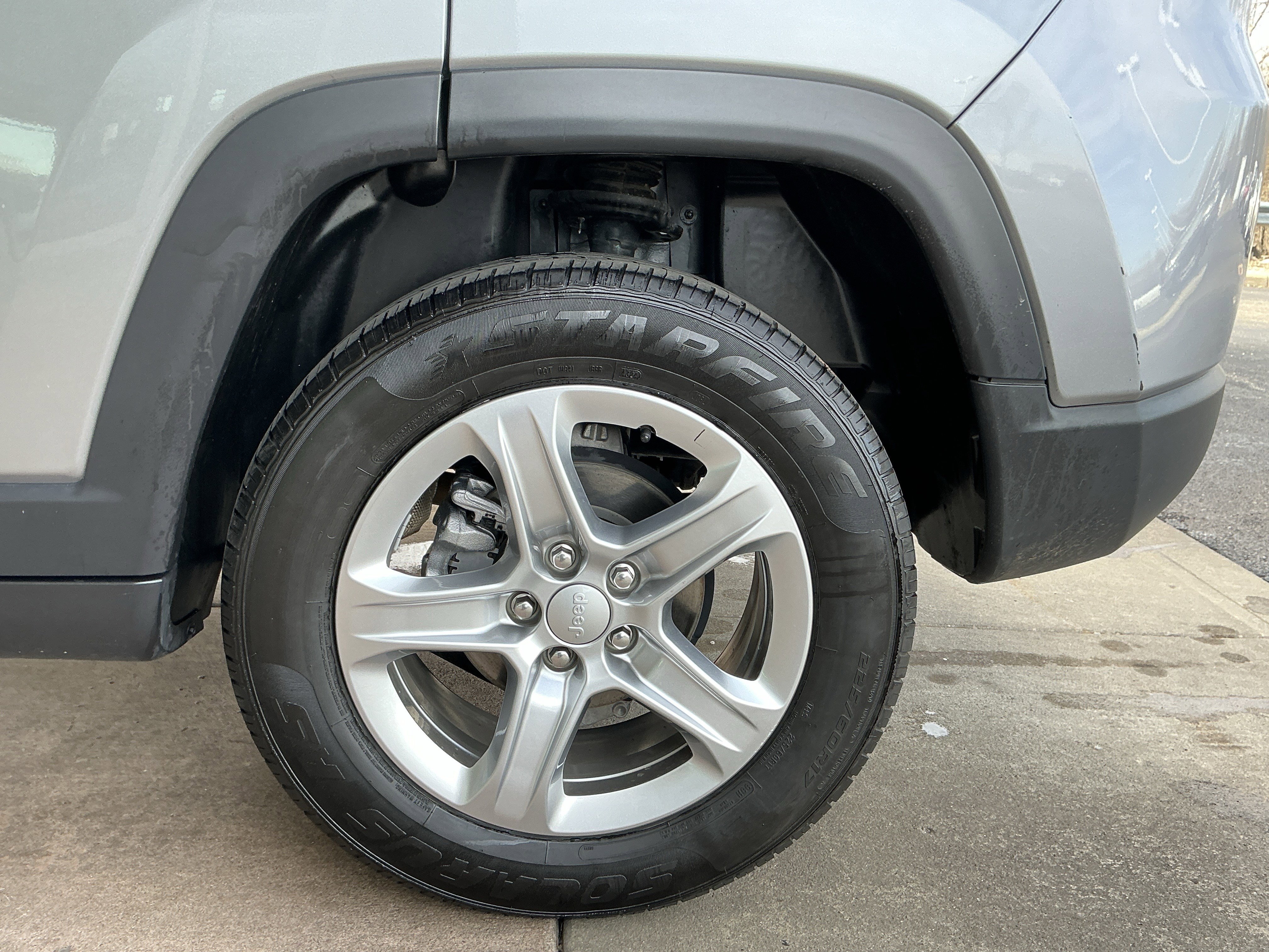 Used 2024 Jeep Compass Latitude w/ Altitude Special Edition image 27