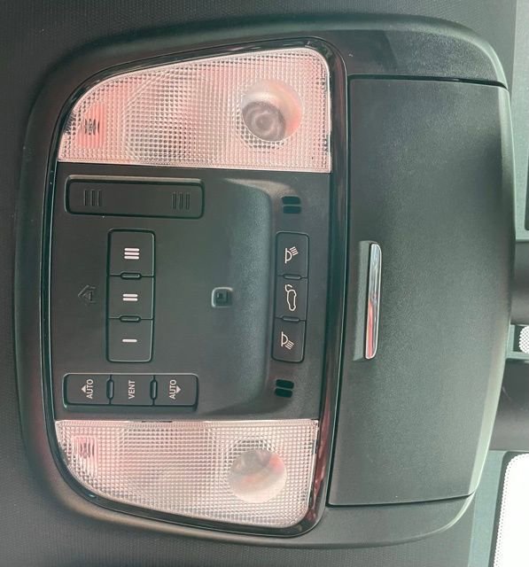 Used 2022 Dodge Durango SRT w/ Technology Group AWD/4WD image 25