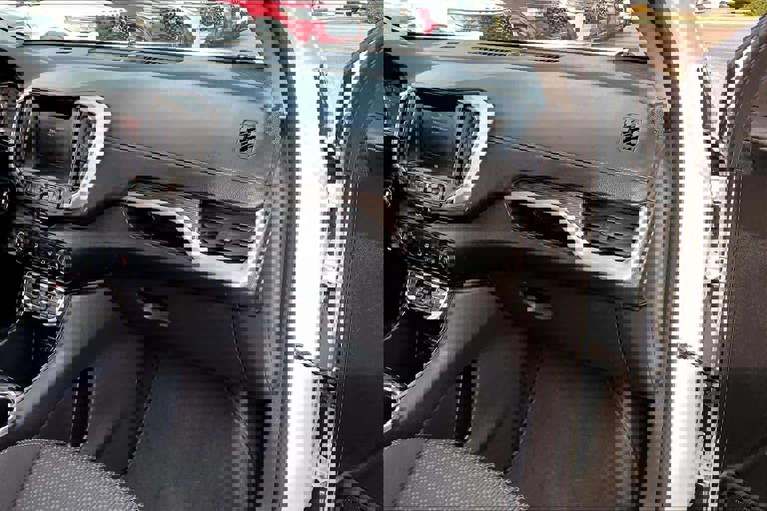 Used 2024 GMC Terrain SLE image 18