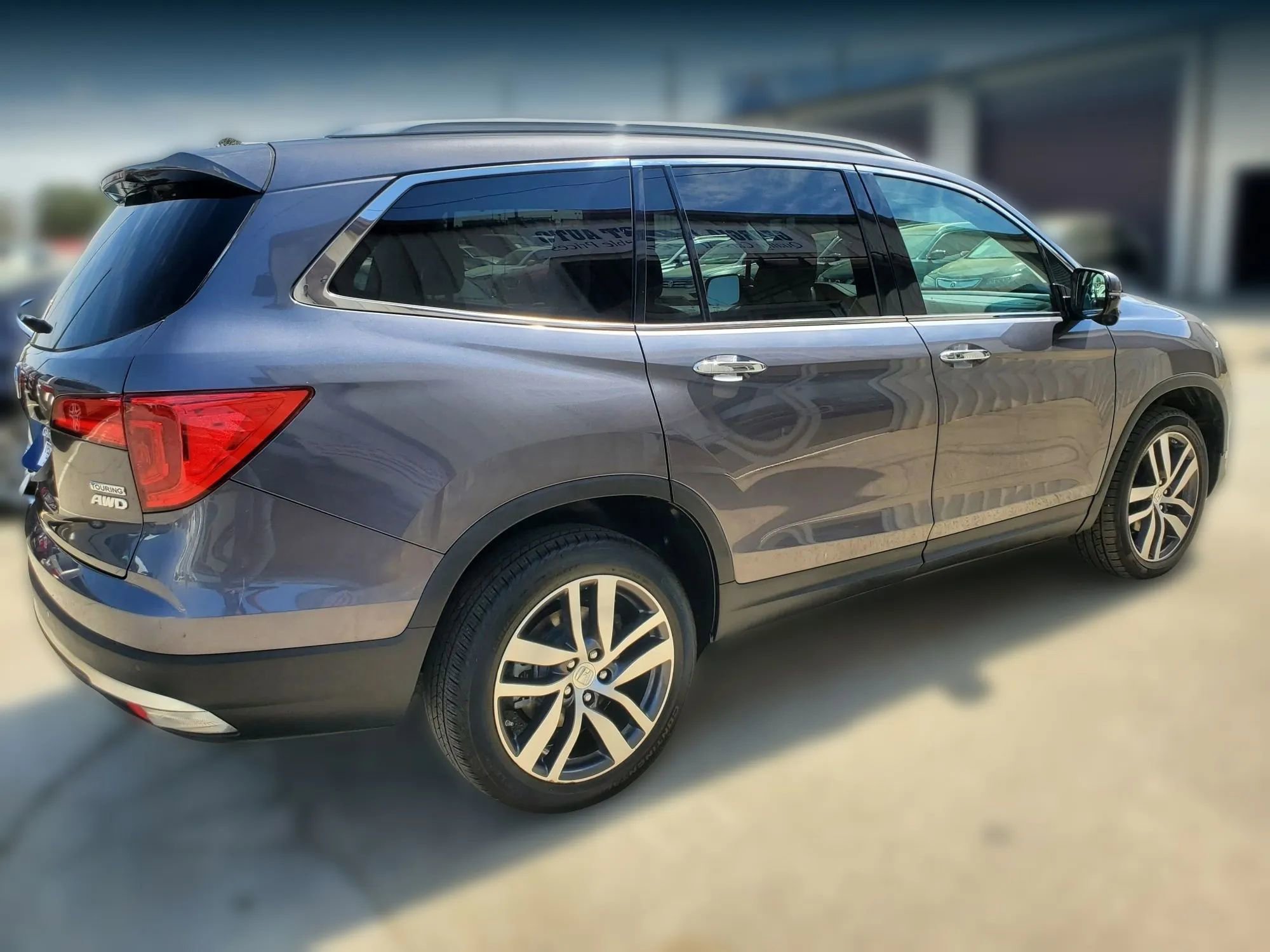 Used 2017 Honda Pilot Touring image 12