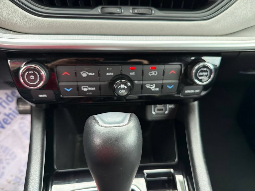 Used 2025 Jeep Compass Limited AWD/4WD image 22