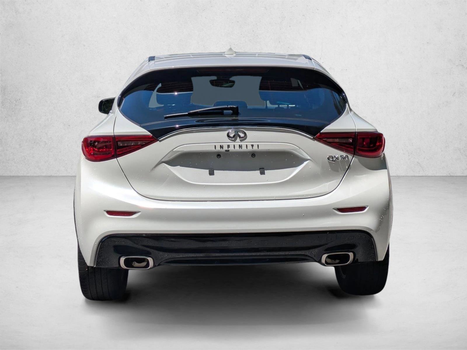 Used 2018 INFINITI QX30 FWD image 7