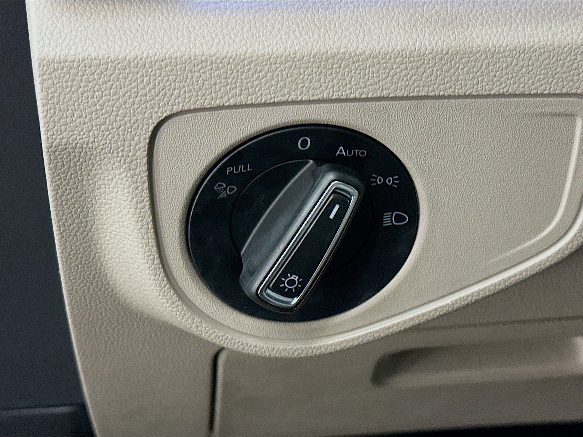 Used 2023 Volkswagen Atlas SEL R-Line image 17