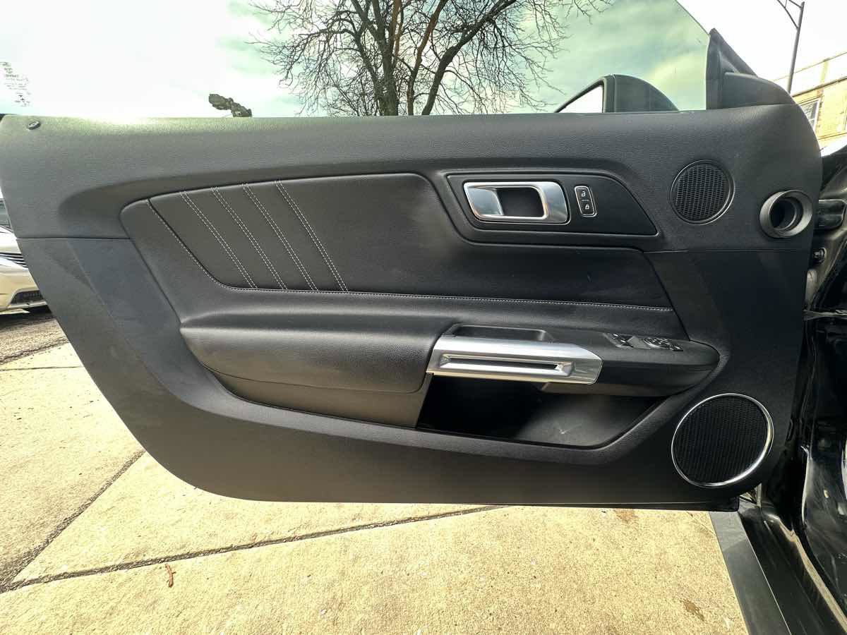 Used 2019 Ford Mustang Premium RWD image 23