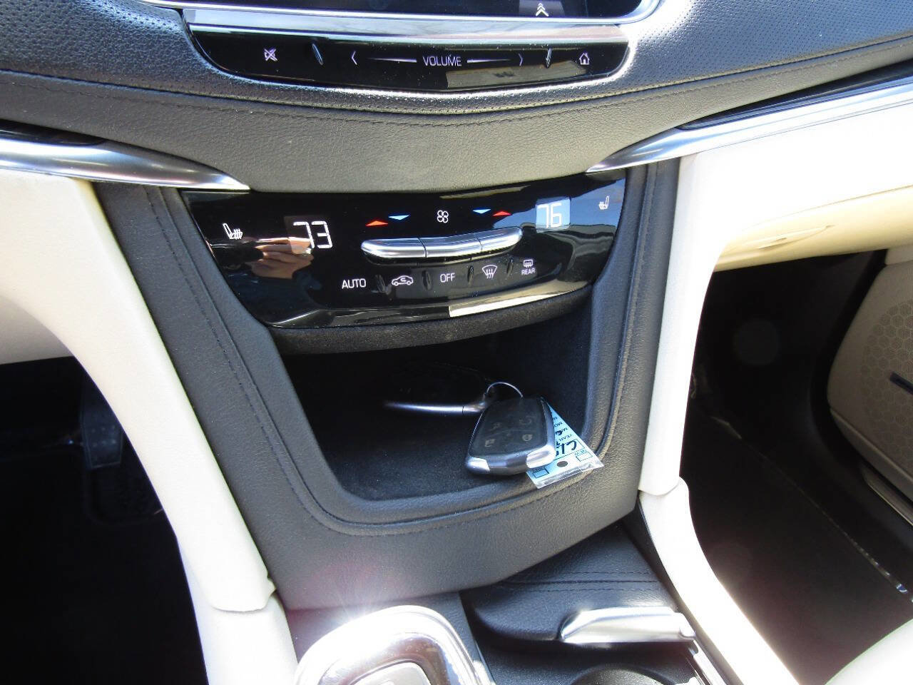 Used 2019 Cadillac XT5 AWD image 14