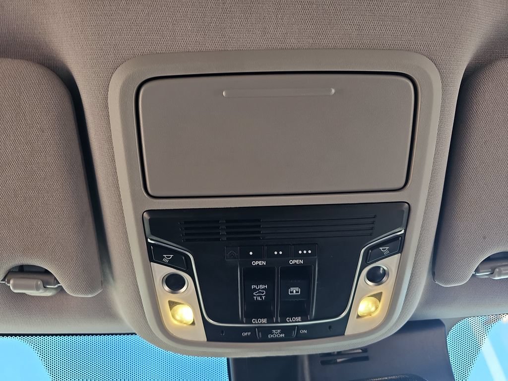 Used 2017 Honda Pilot Elite image 33