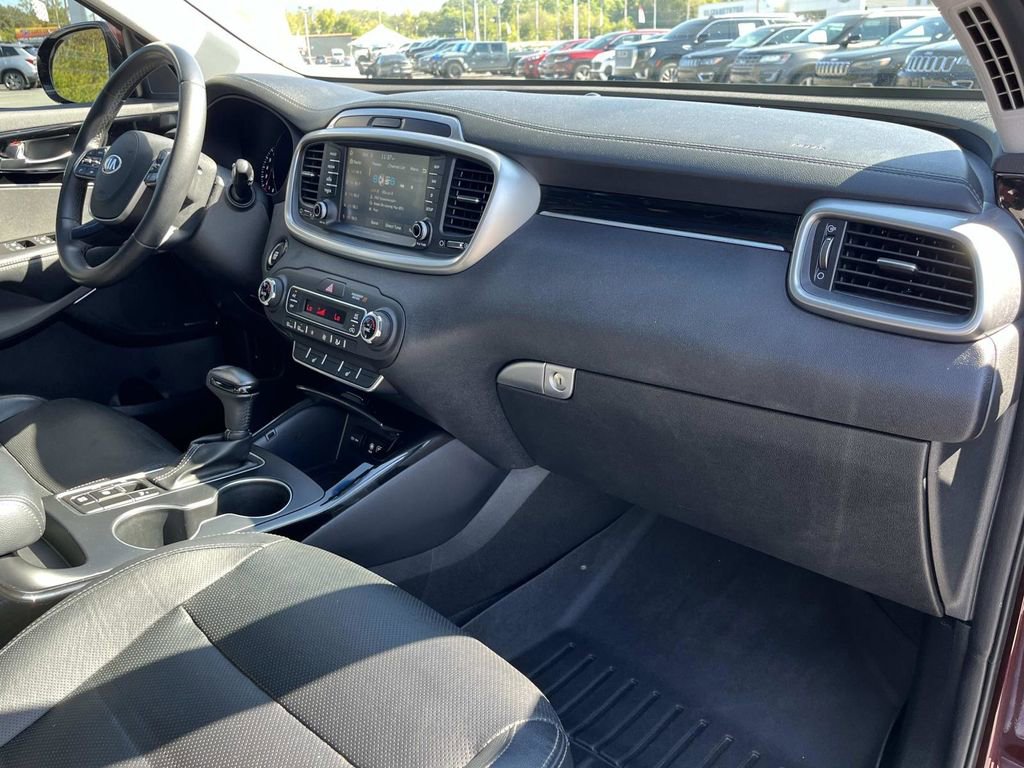 Used 2019 Kia Sorento SX image 26