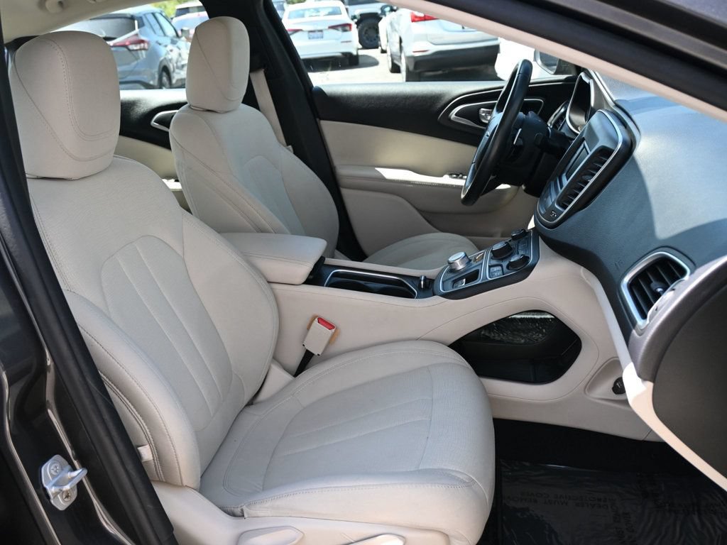 Used 2015 Chrysler 200 Limited w/ Convenience Group FWD image 18