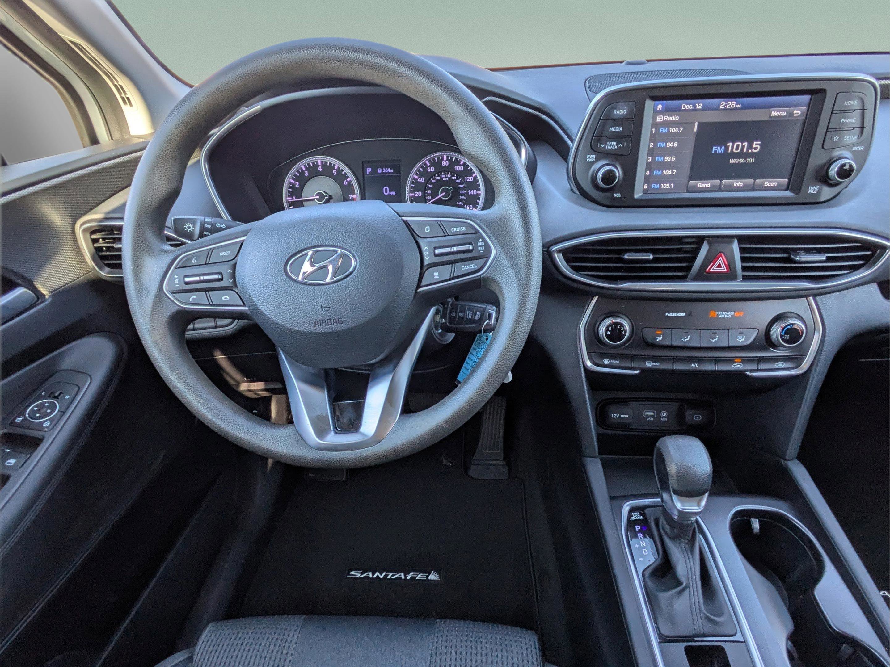 Used 2019 Hyundai Santa Fe SE image 13