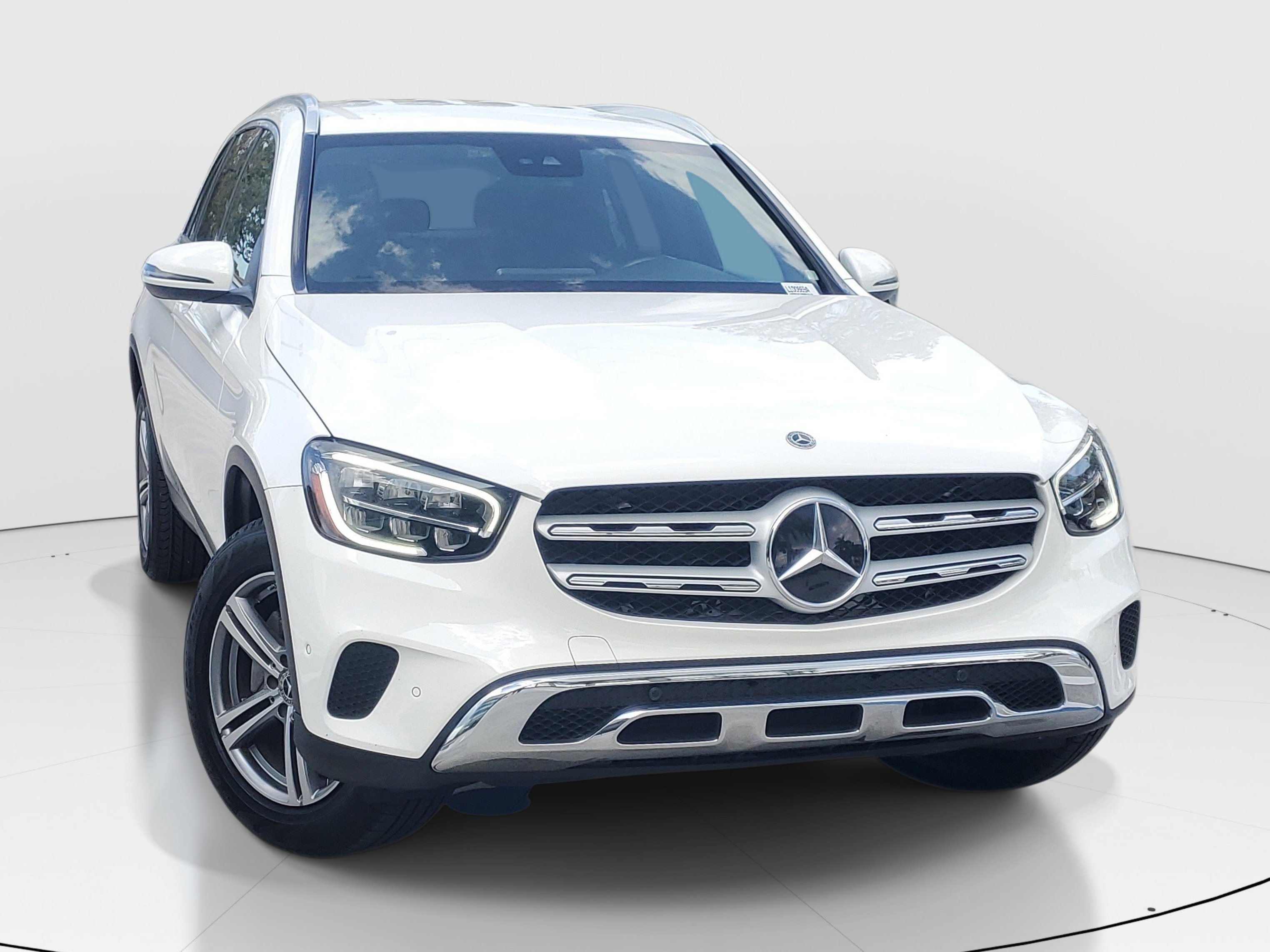 Used 2022 Mercedes-Benz GLC 300 image 2