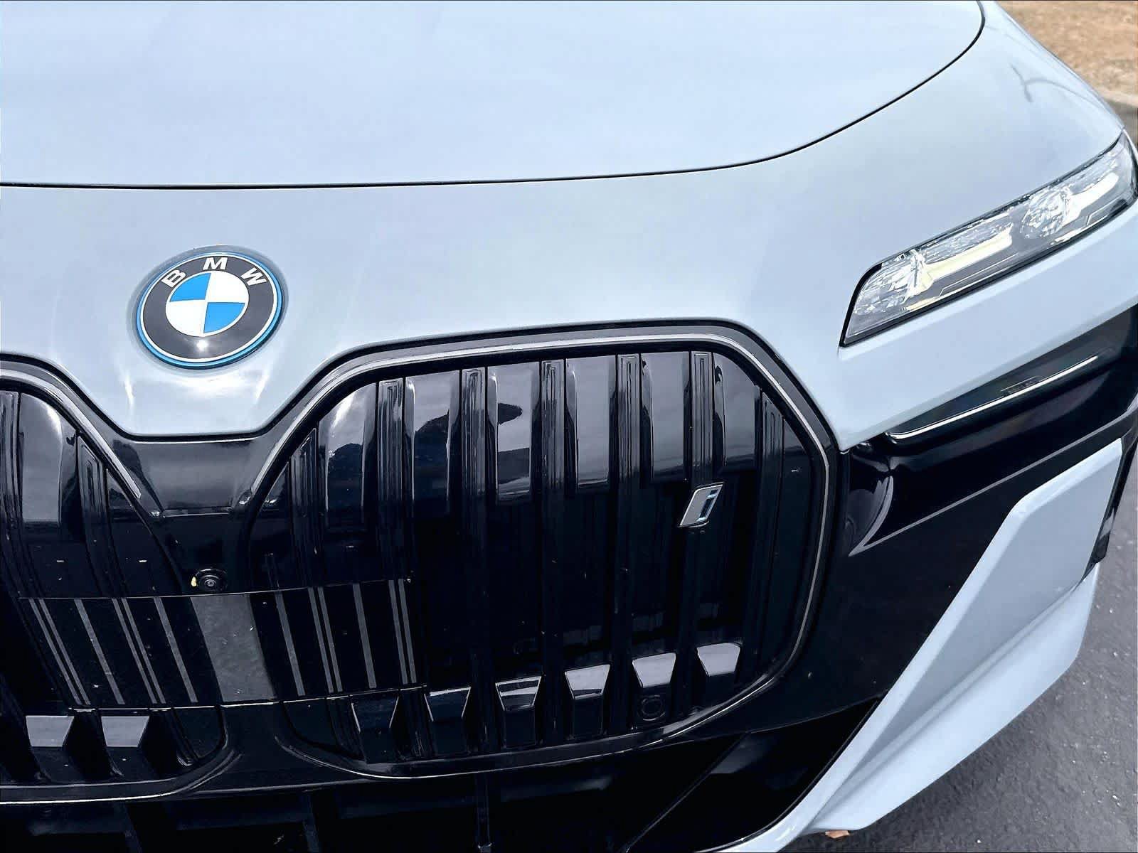 Used 2023 BMW i7 xDrive60 AWD/4WD image 35