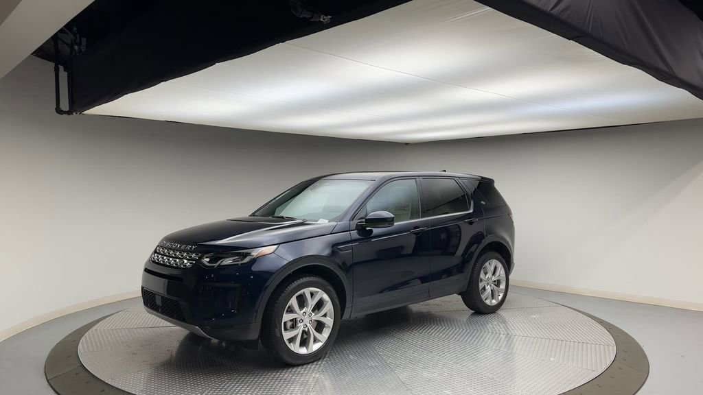 Used 2023 Land Rover Discovery Sport SE image 4