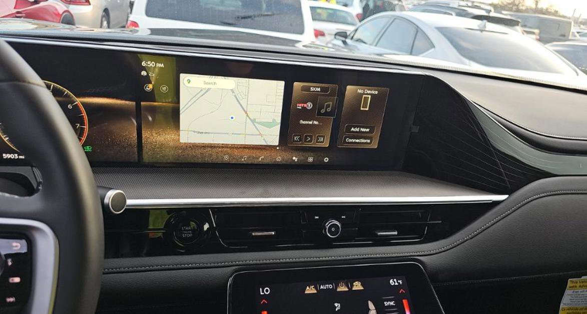 Certified 2025 INFINITI QX80 Luxe image 15