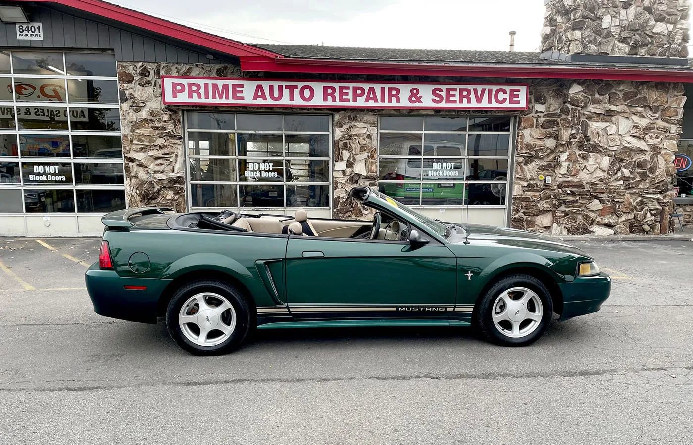 Used 2001 Ford Mustang Premium image 14