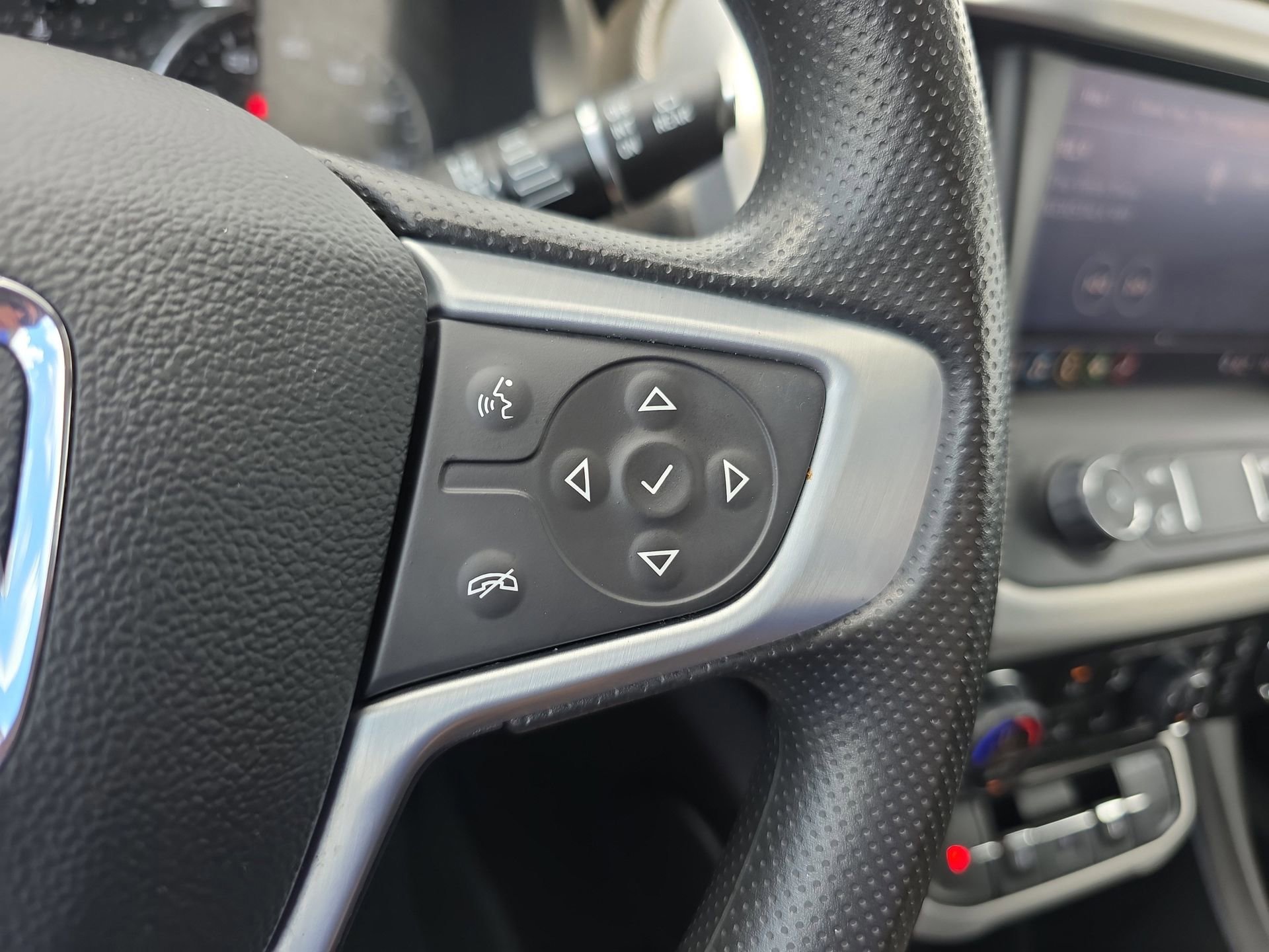 Used 2023 GMC Acadia SLE w/ Driver Convenience Package FWD image 21