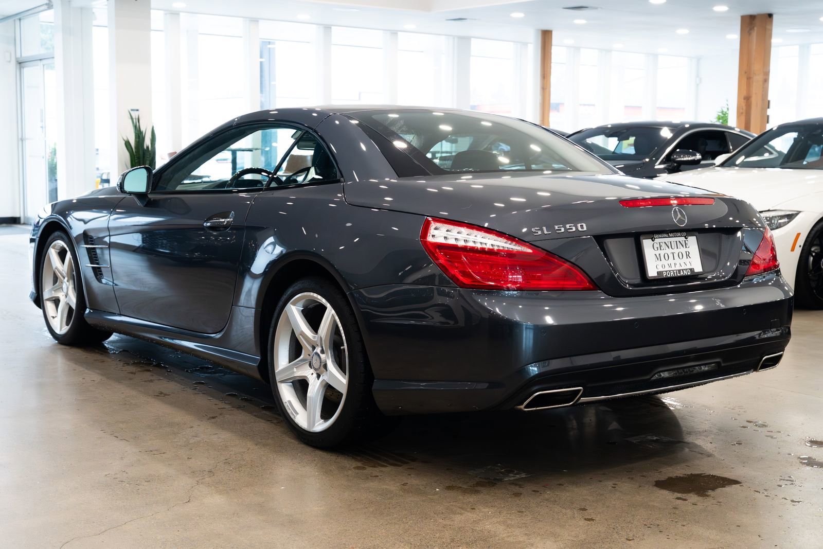 Used 2014 Mercedes-Benz SL 550 image 6
