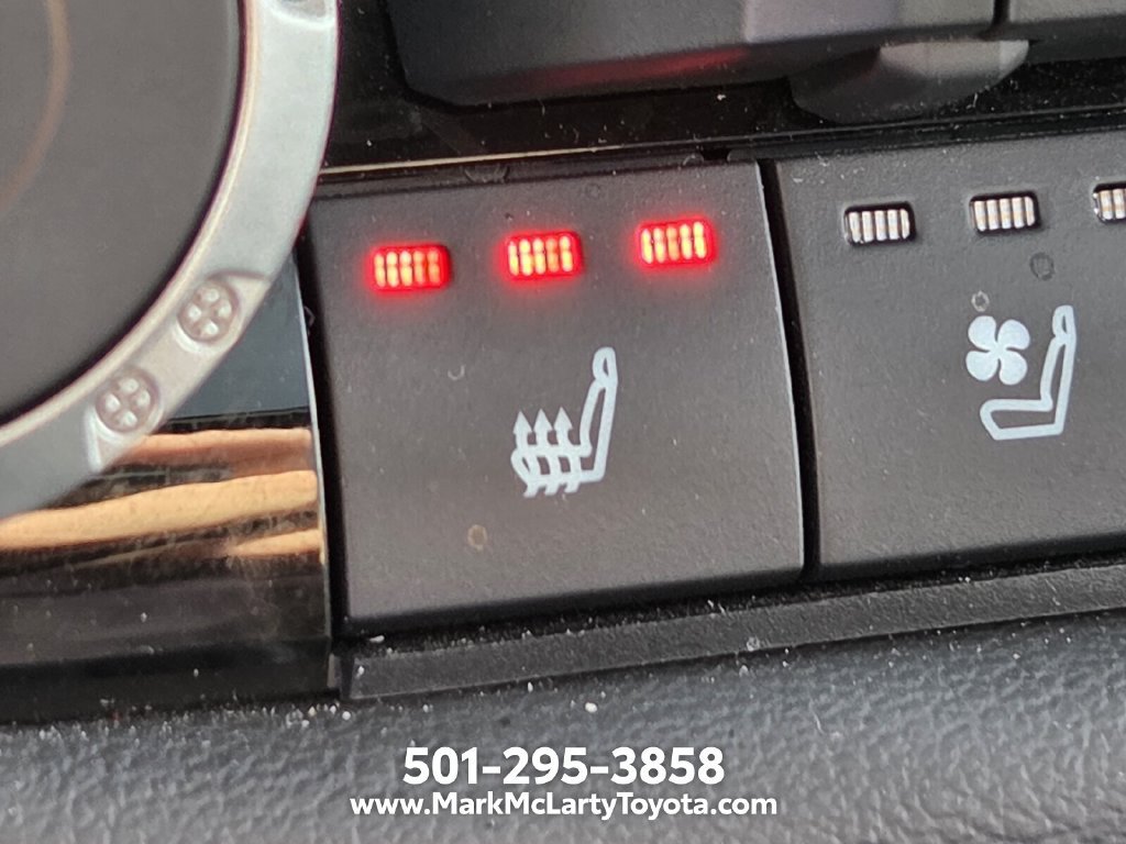 Used 2024 Toyota Sequoia Platinum AWD/4WD image 25