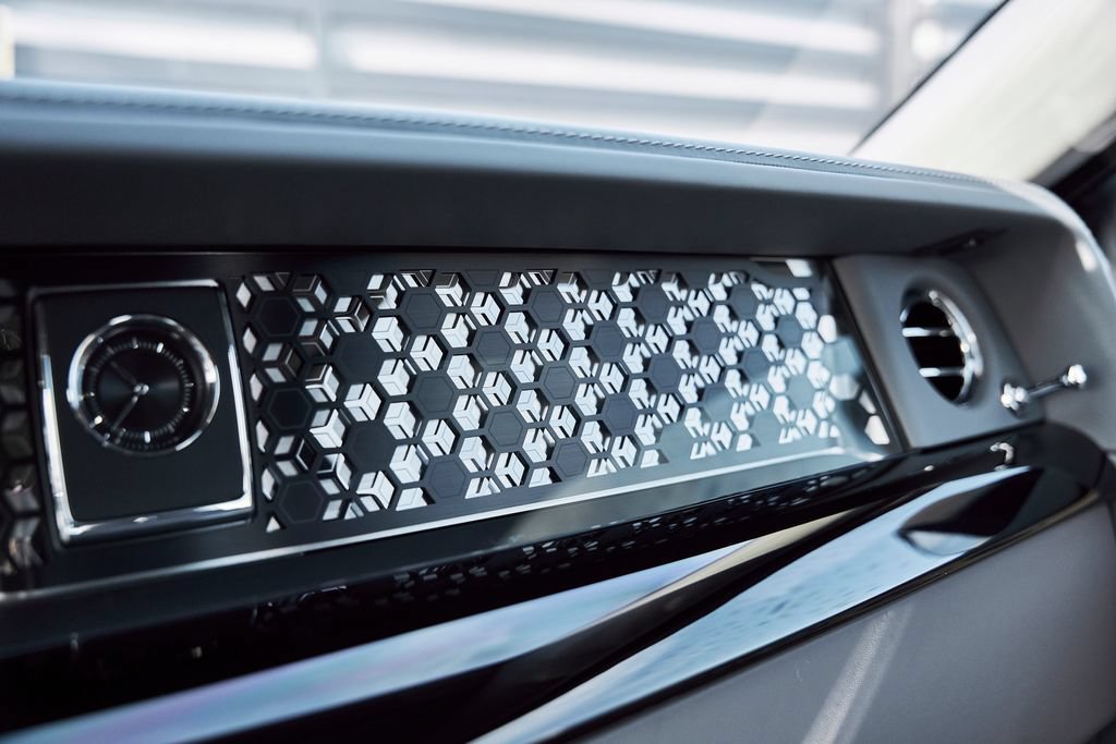 Used 2025 Rolls-Royce Phantom Sedan RWD image 90