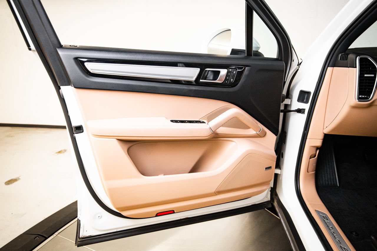 Certified 2023 Porsche Cayenne Platinum Edition AWD/4WD image 23