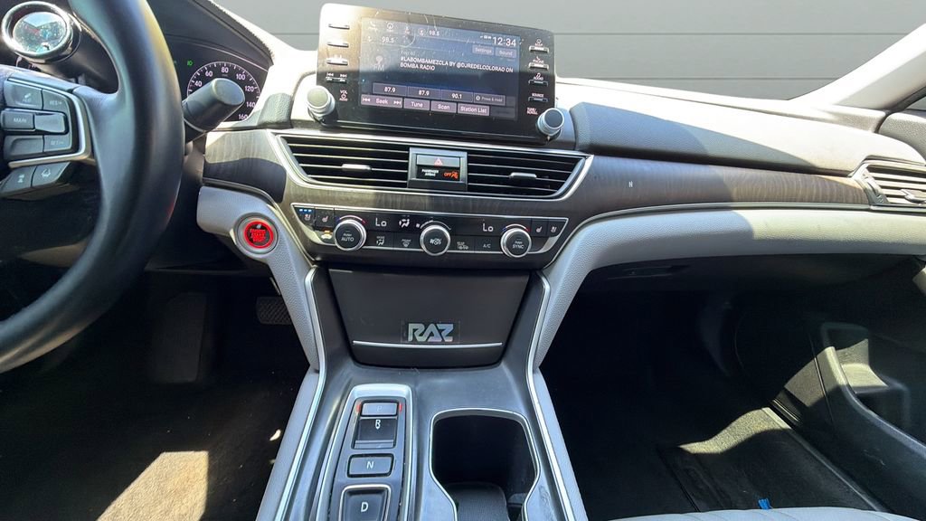 Used 2018 Honda Accord Touring image 11