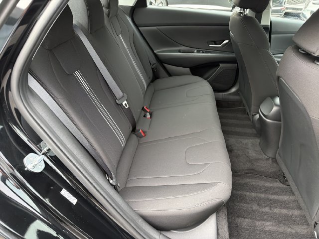 Certified 2023 Hyundai Elantra SEL FWD image 18