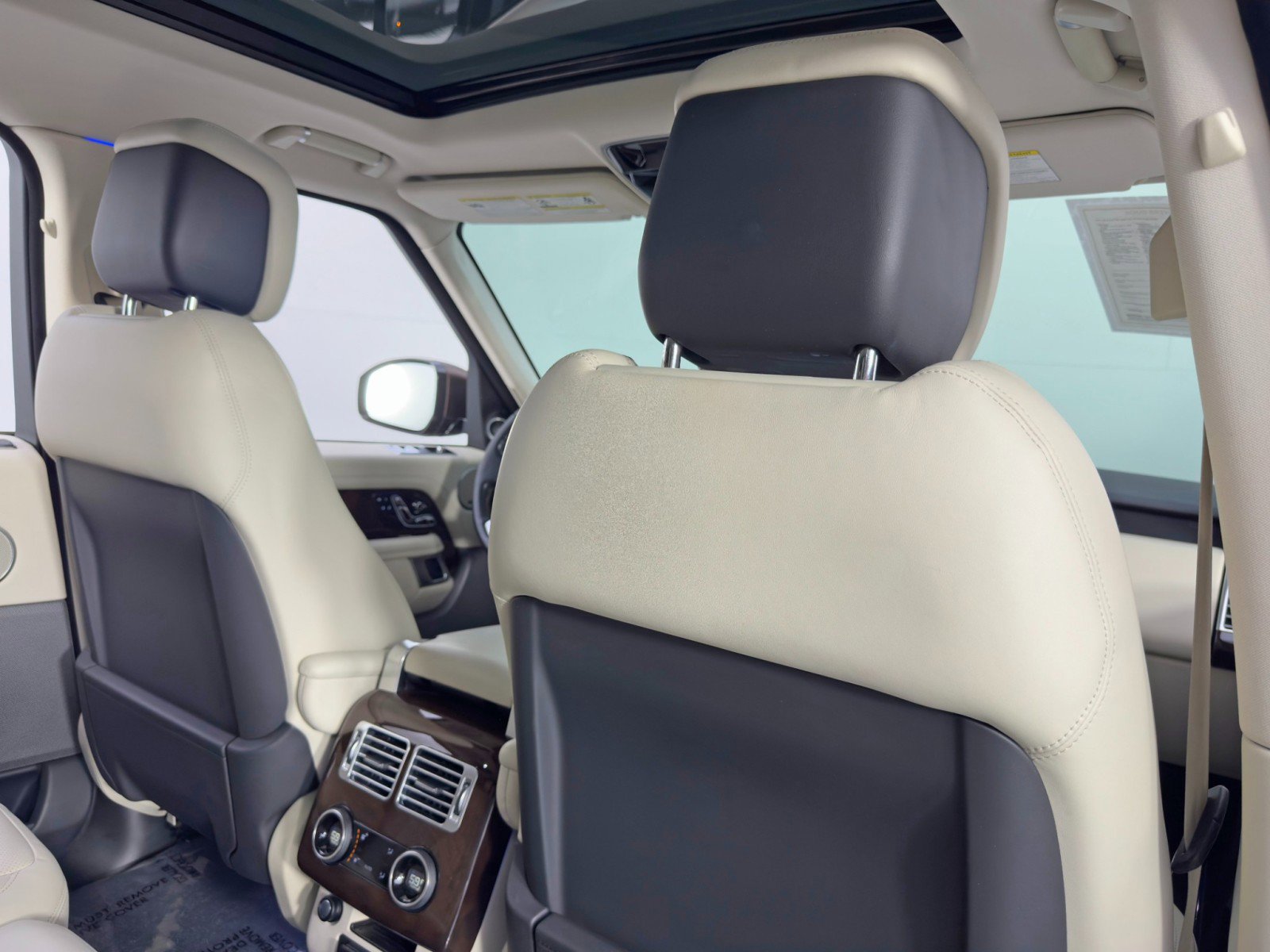 Used 2021 Land Rover Range Rover P525 Westminster Edition image 43