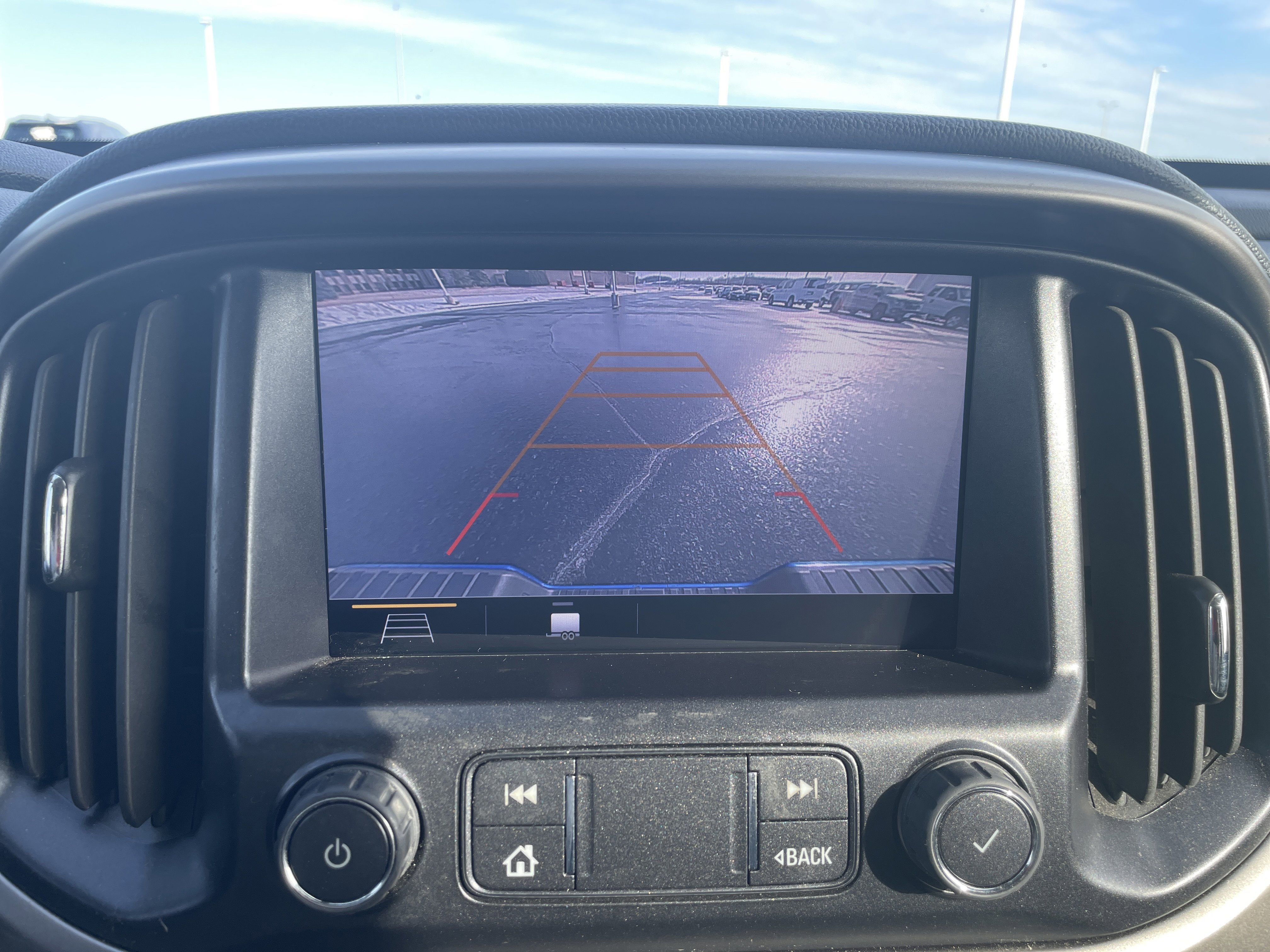 Used 2022 Chevrolet Colorado Z71 w/ Safety Package image 14