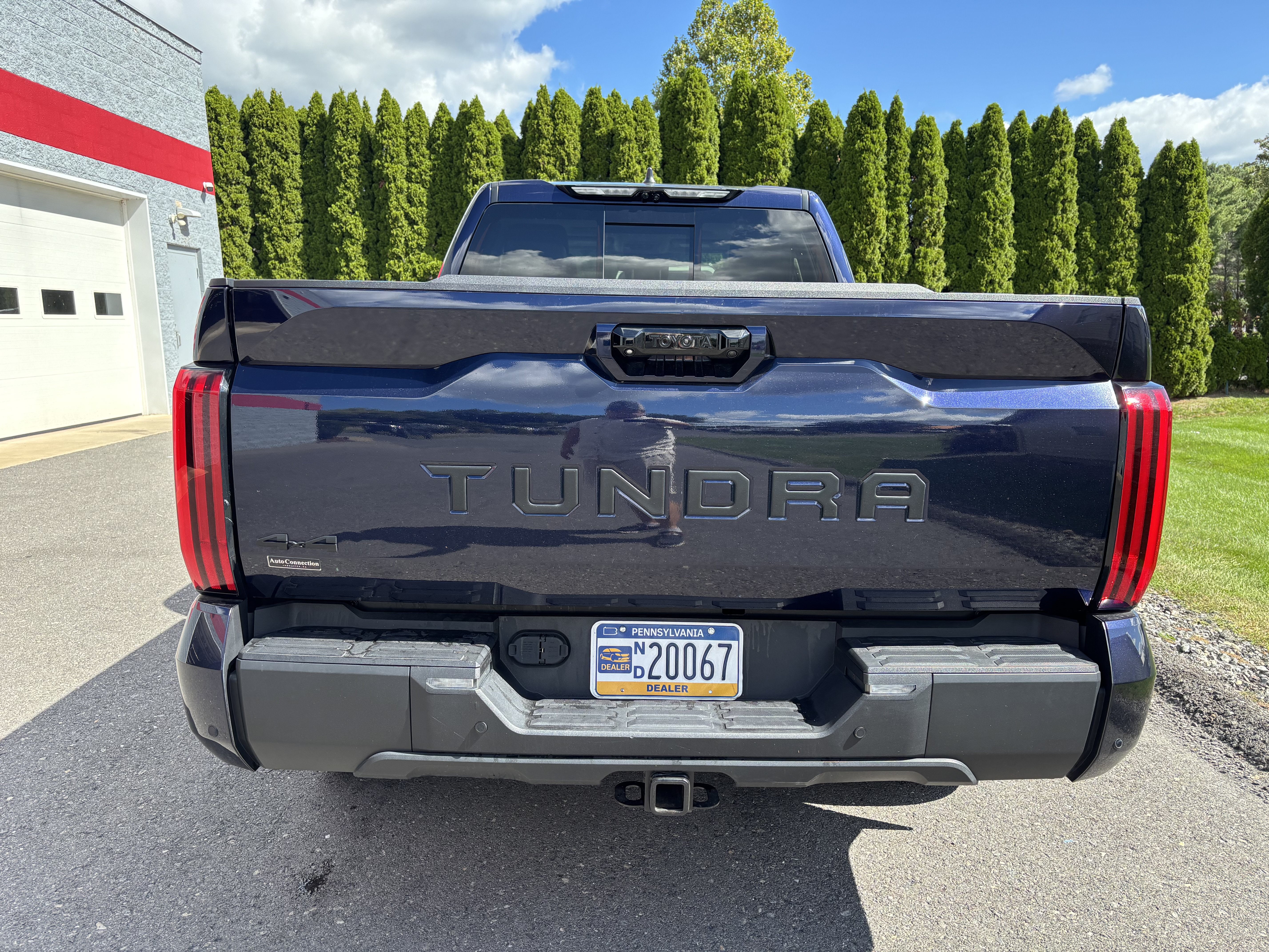 Used 2024 Toyota Tundra Limited w/ TRD Off-Road Package AWD/4WD image 4